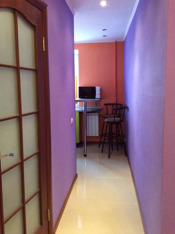 Apart Na Himnaziinoi Naberezhnii Apartment Kharkiv Bagian luar foto