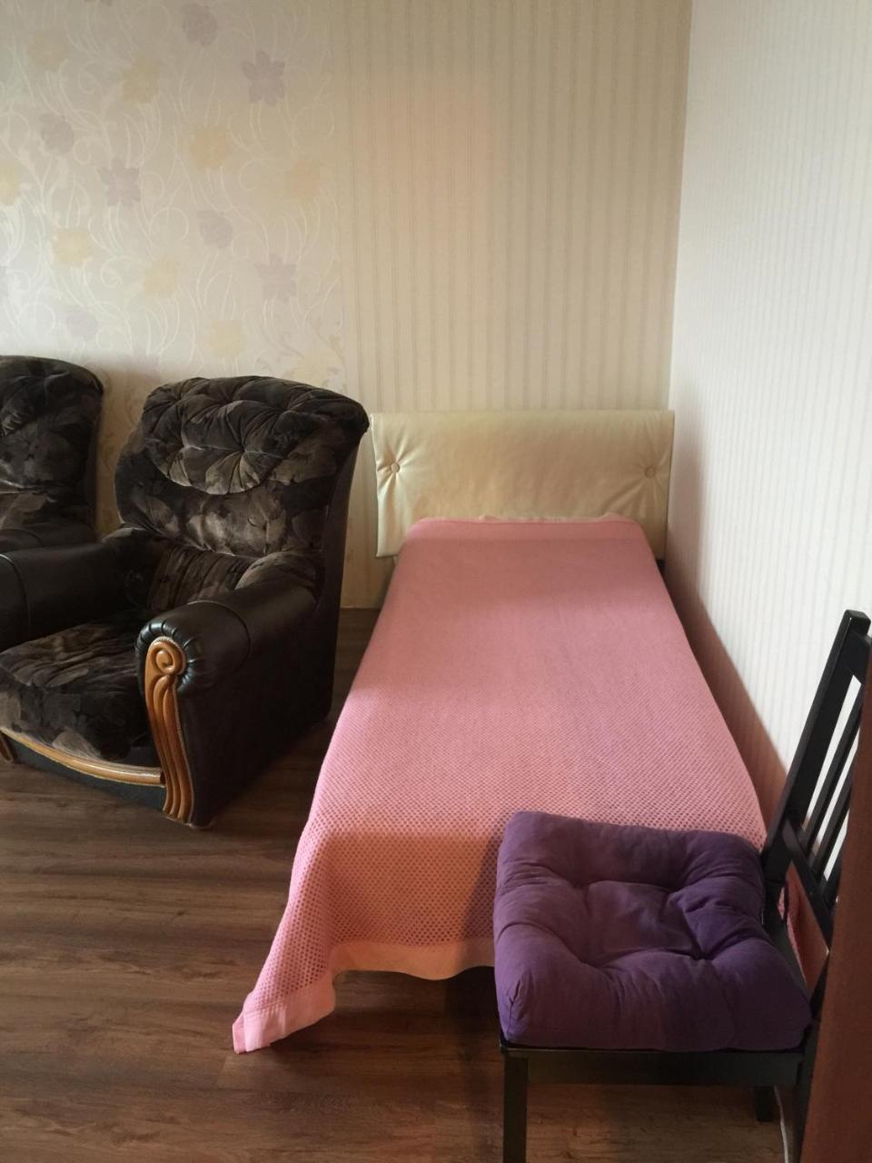 Apart Na Himnaziinoi Naberezhnii Apartment Kharkiv Bagian luar foto
