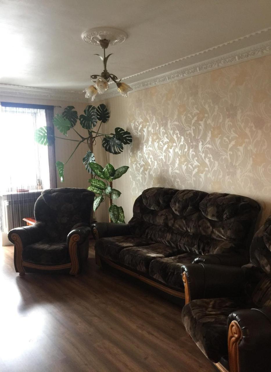 Apart Na Himnaziinoi Naberezhnii Apartment Kharkiv Bagian luar foto